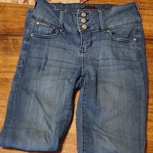 Celebrity pink, 25 , blue jeans